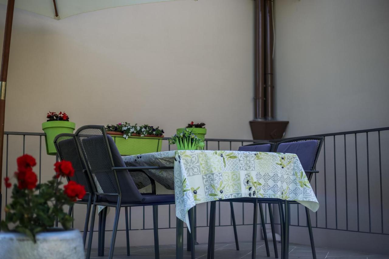 Apartman Danijela Zagorje Buitenkant foto